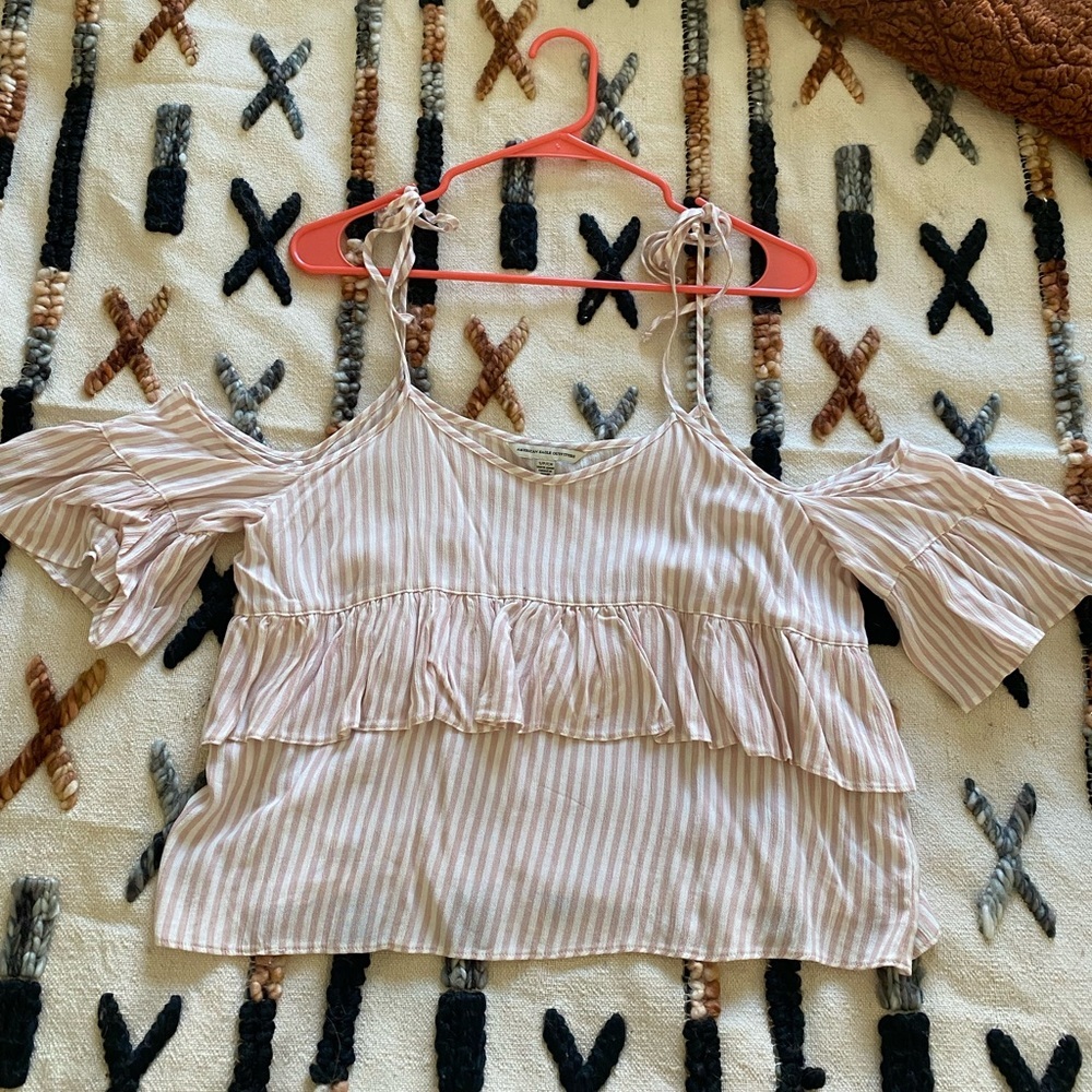 American Eagle Cold‎ Shoulder Ruffled Top